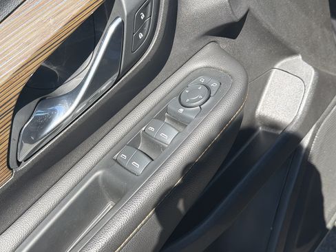 Used 2019 GMC Terrain SLE w/ Driver Convenience Package AWD/4WD image 15