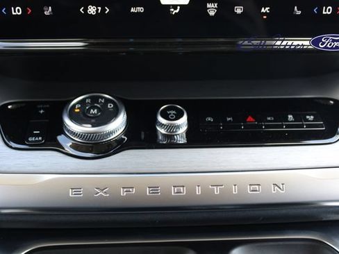 New 2027 Ford Expedition Platinum w/ Driver's Package RWD image 15
