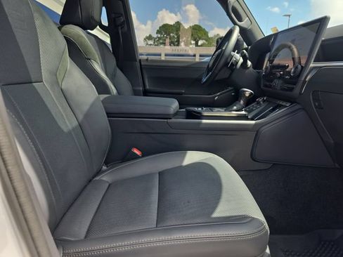 Used 2025 Lexus GX 550 AWD/4WD image 33