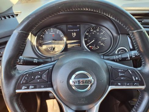 Used 2018 Nissan Rogue SV w/ Sun & Sound Touring Package AWD/4WD image 19