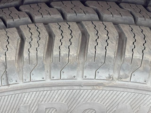Used 2025 Chrysler Pacifica Select FWD image 9