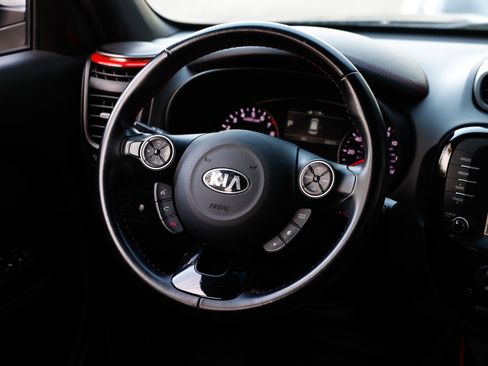 Used 2018 Kia Soul + image 32