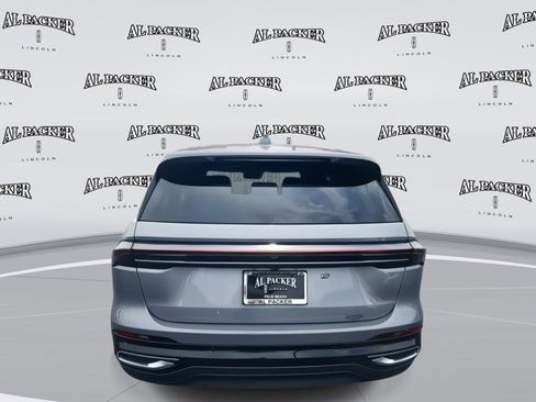 New 2025 Lincoln Nautilus Premier image 4