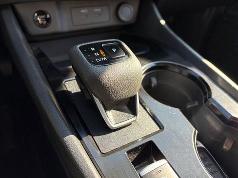 Certified 2025 Nissan Rogue SV image 24