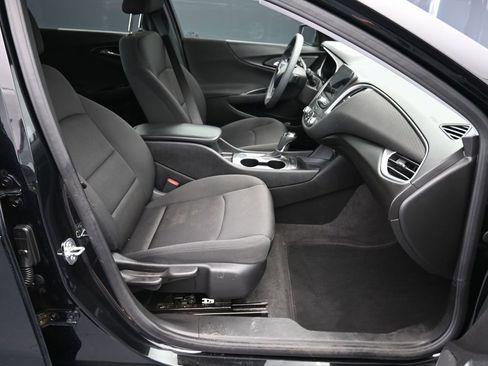 Used 2020 Chevrolet Malibu LS image 37