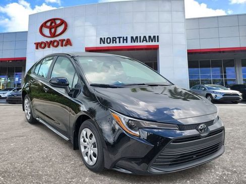 Used 2025 Toyota Corolla LE image 1