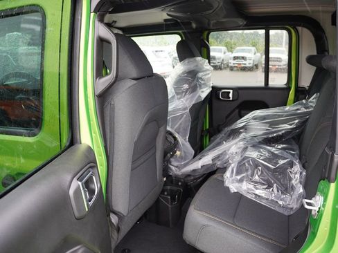 New 2025 Jeep Gladiator Willys image 11