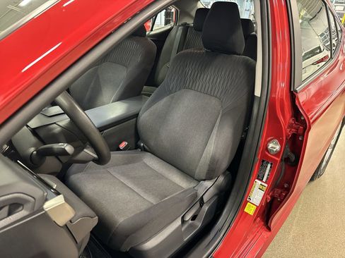 Used 2025 Toyota Camry LE image 18