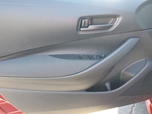 Used 2025 Toyota Corolla LE image 23