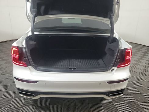 Used 2022 Volvo S60 B5 Momentum w/ Premium Package AWD/4WD image 11