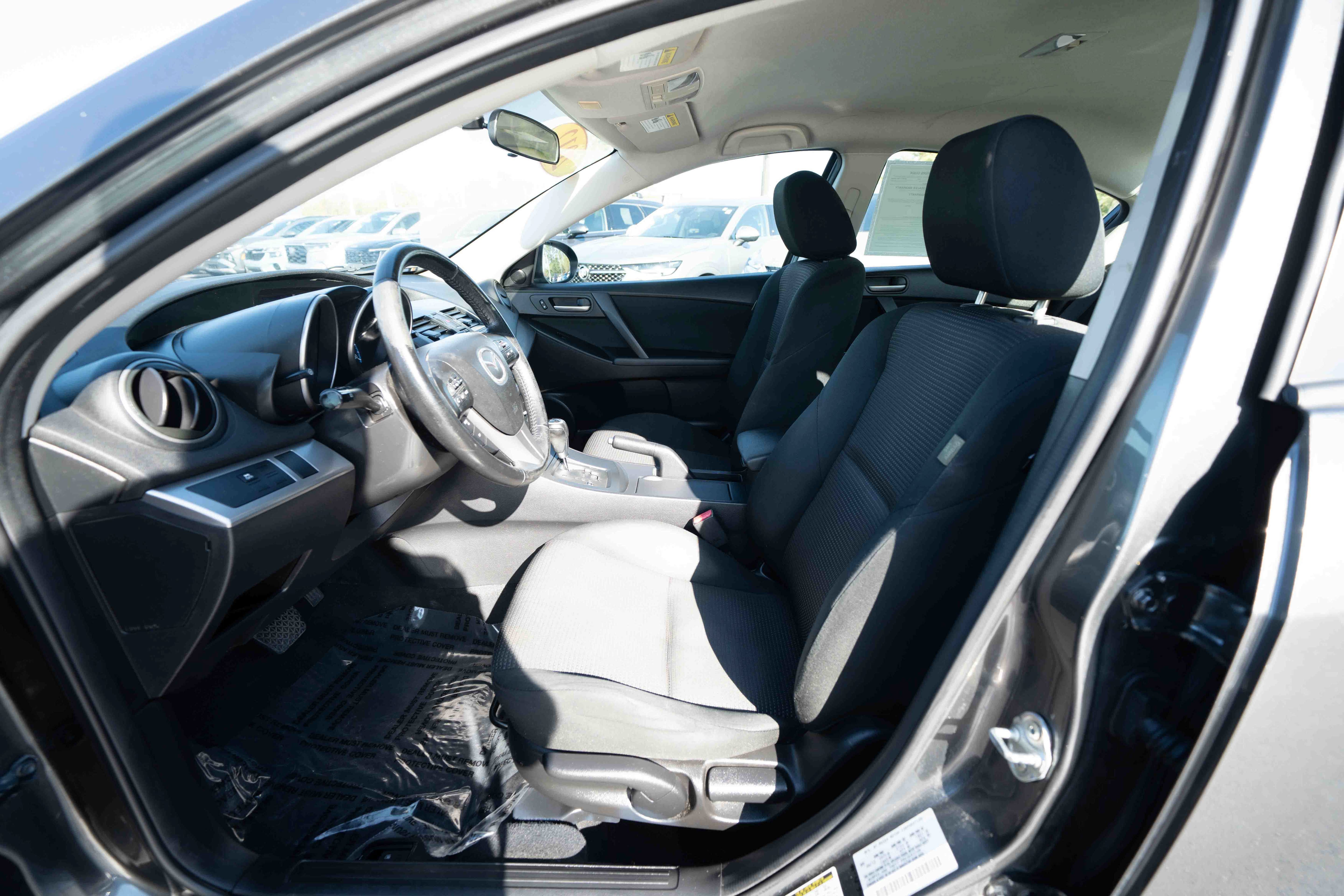 Used 2012 MAZDA MAZDA3 i Touring FWD image 9