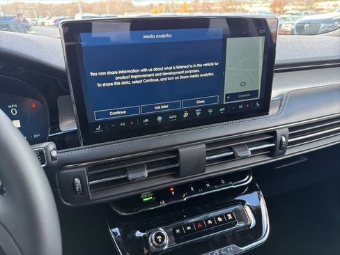 New 2026 Lincoln Corsair Premiere image 11