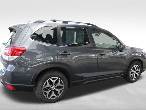 Used 2021 Subaru Forester Premium AWD/4WD image 17