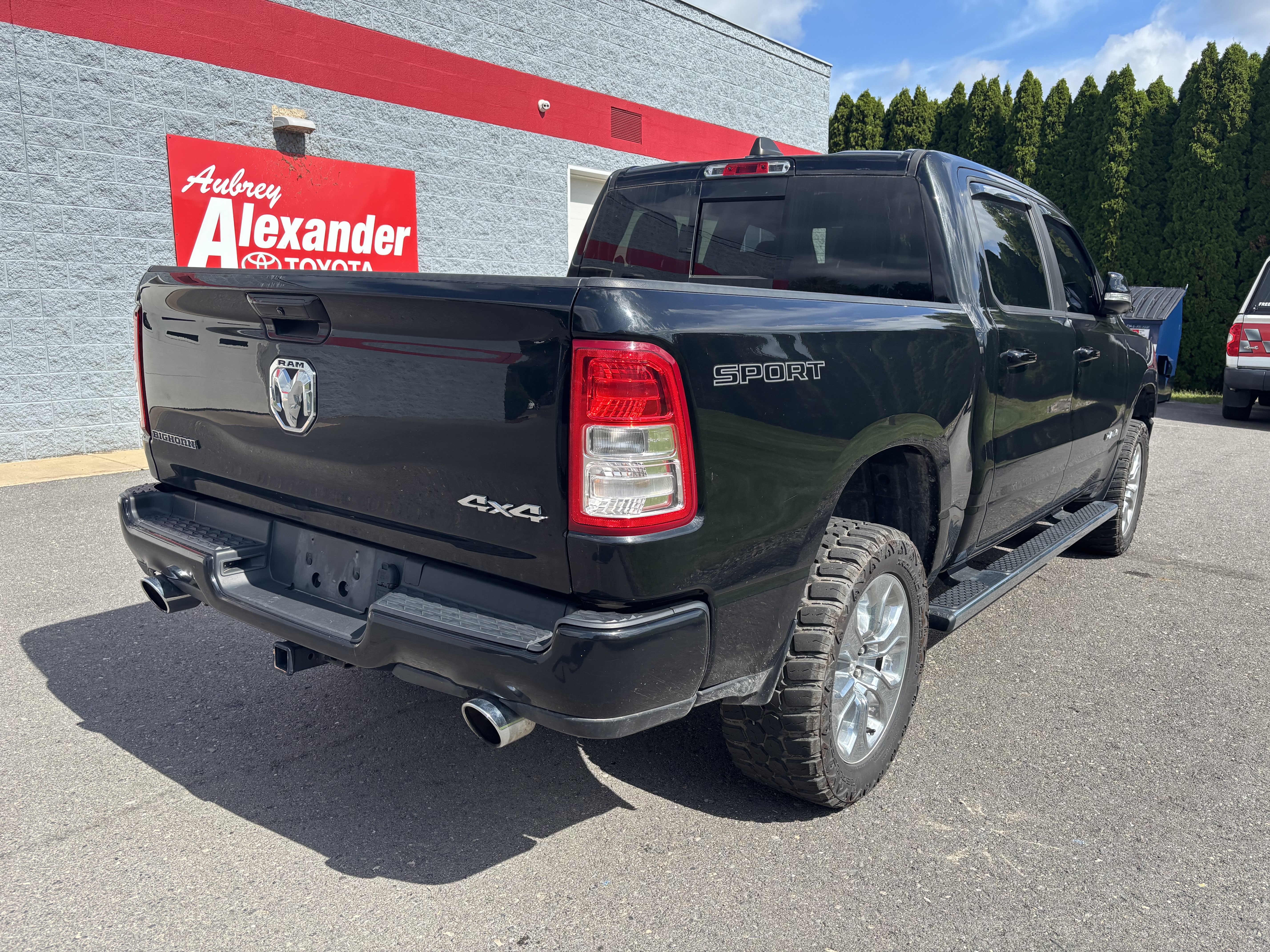 Used 2021 RAM 1500 Big Horn AWD/4WD image 3