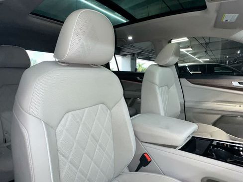 Certified 2025 Volkswagen Atlas SEL Premium R-Line AWD/4WD image 27
