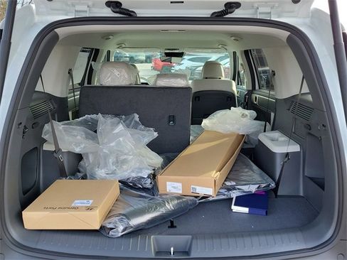 New 2026 Hyundai Santa Fe SE image 9