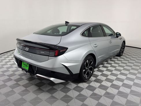 Used 2025 Hyundai Sonata SEL FWD image 9