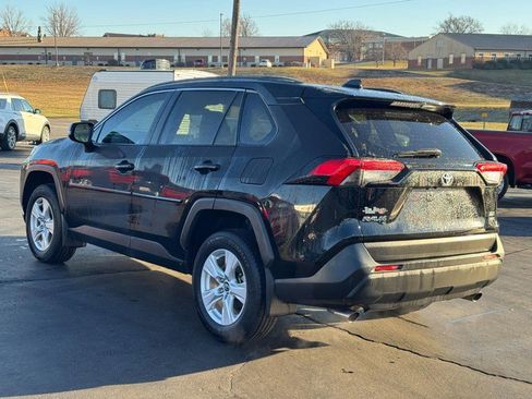 Used 2020 Toyota RAV4 XLE image 6