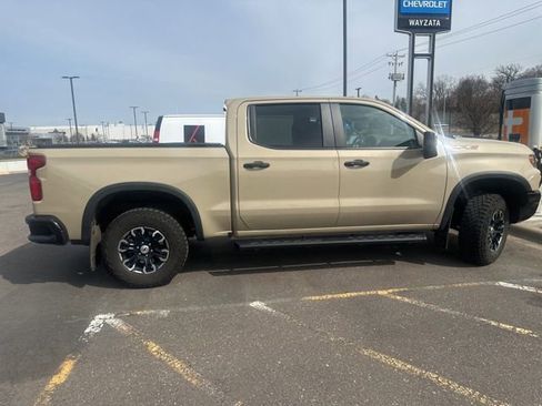 Used 2022 Chevrolet Silverado 1500 ZR2 w/ Technology Package image 8