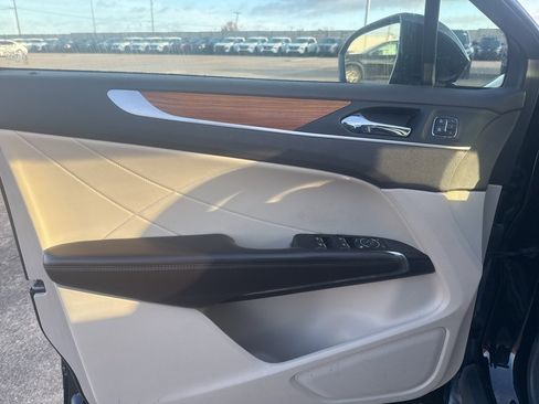 Used 2019 Lincoln MKC Select w/ Select Plus Package image 26