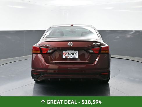Used 2024 Nissan Altima 2.5 SV image 12