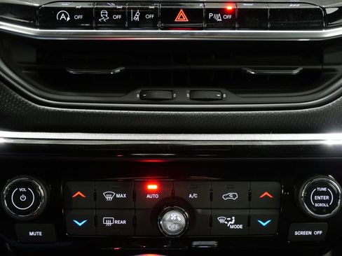 New 2026 Jeep Compass Limited image 19