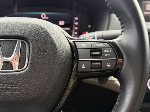 Used 2023 Honda Accord Touring image 17