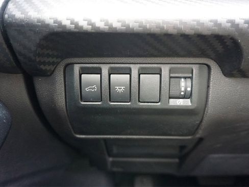 Used 2023 Subaru Ascent Premium w/ Convenience Package image 5