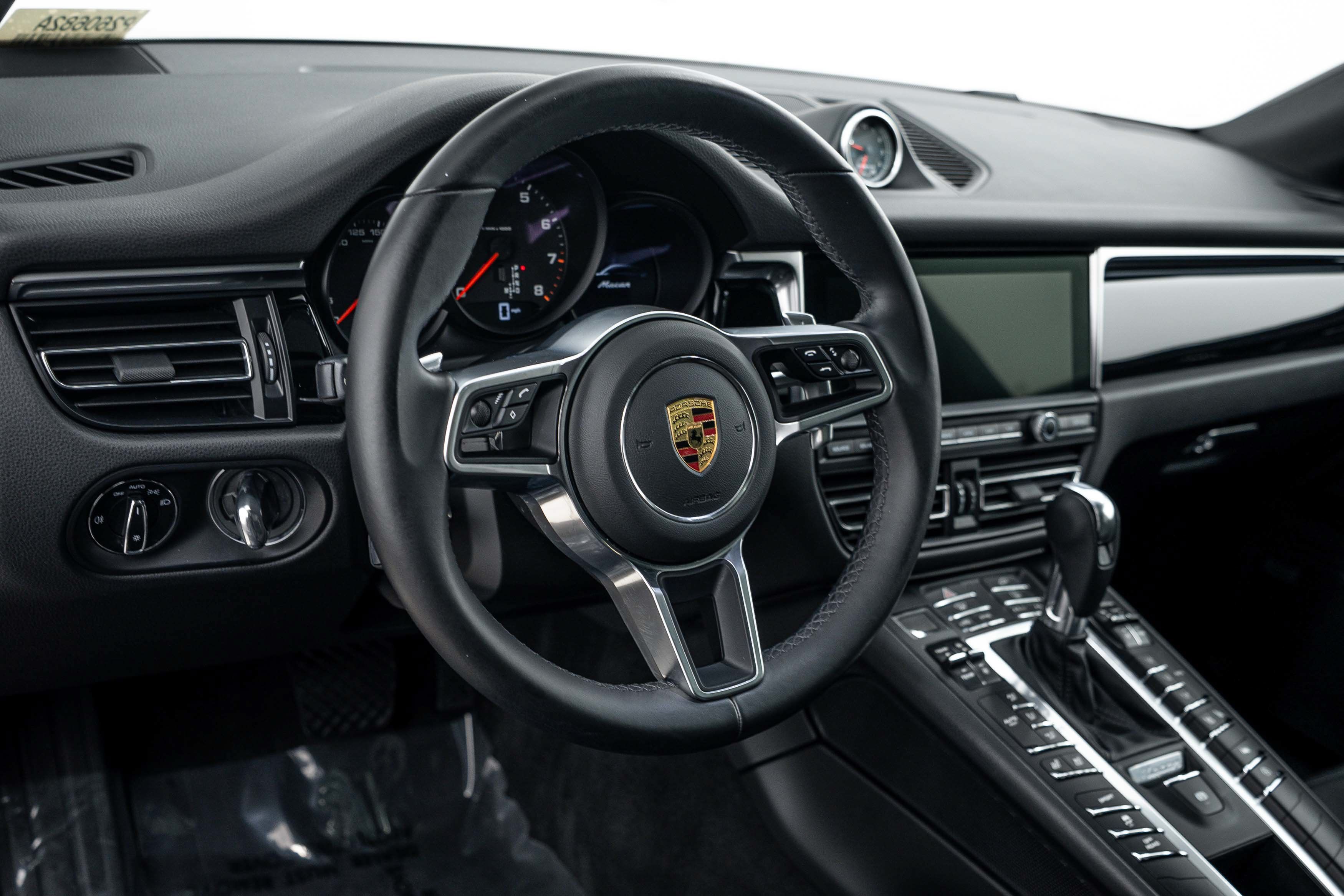 Certified 2021 Porsche Macan AWD/4WD image 13