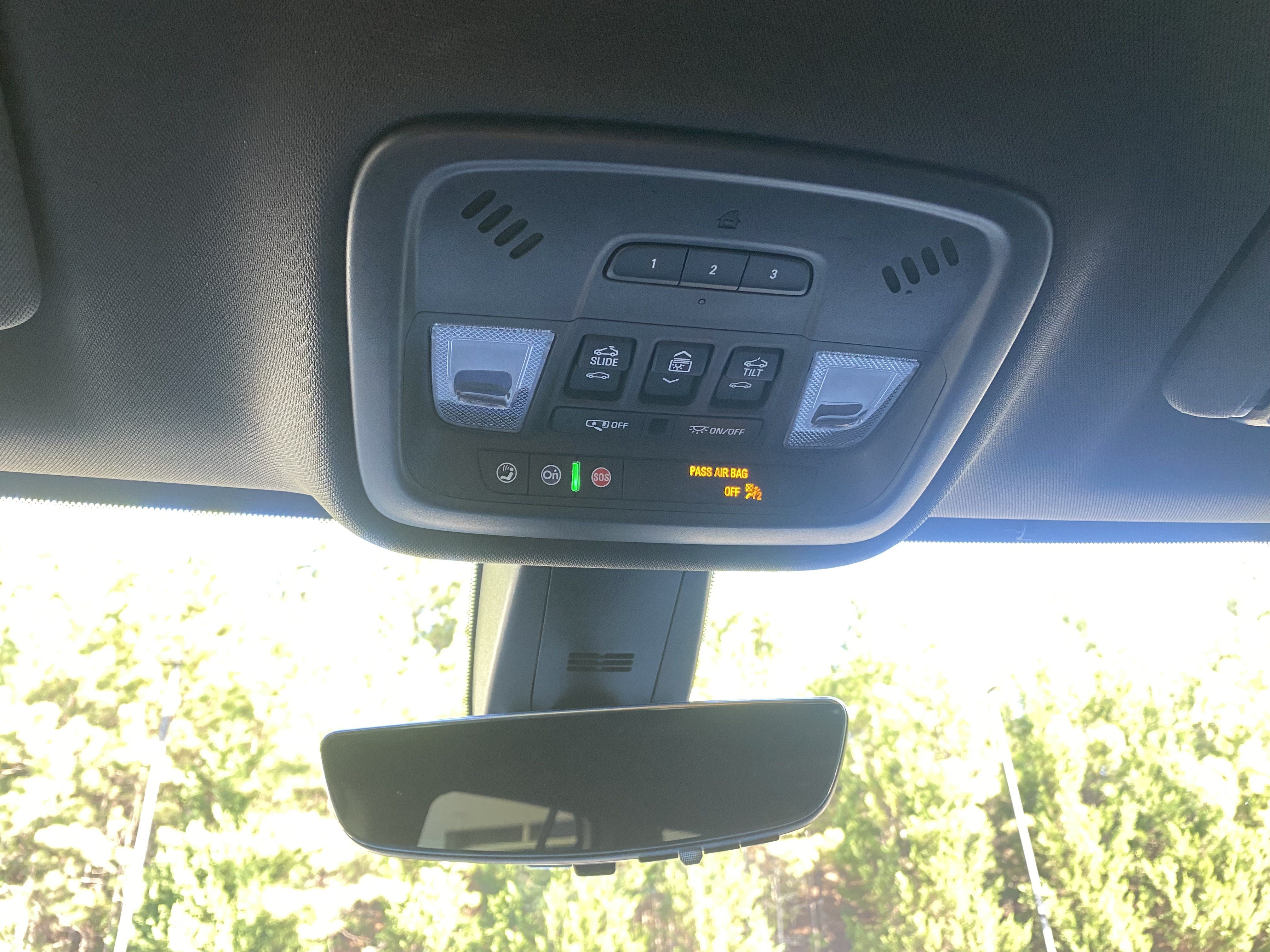 Used 2023 Chevrolet Traverse High Country FWD image 32