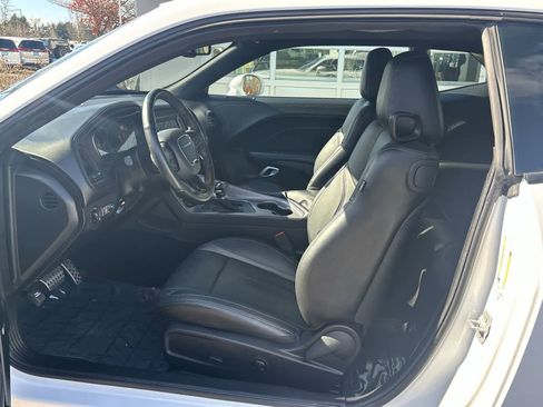 Certified 2023 Dodge Challenger SXT w/ Plus Package image 10