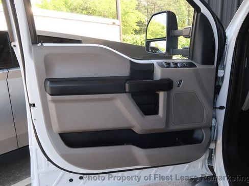 Used 2018 Ford F550 2WD Crew Cab Super Duty image 13
