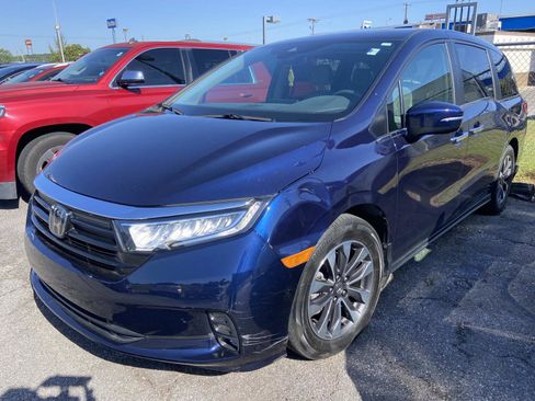 Used 2024 Honda Odyssey EX-L image 3