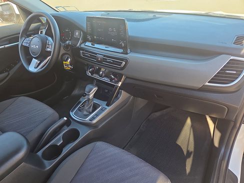 Used 2023 Kia Seltos LX image 18