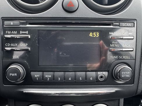 Used 2013 Nissan Rogue SV image 3