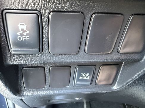 Used 2016 Nissan Pathfinder S FWD image 39