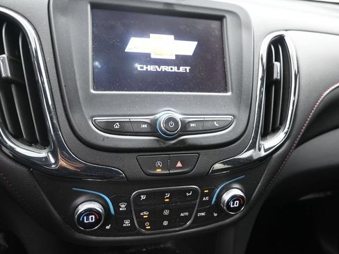 Used 2023 Chevrolet Equinox RS FWD image 13
