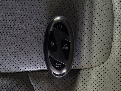 Used 2024 Hyundai Elantra Limited FWD image 32