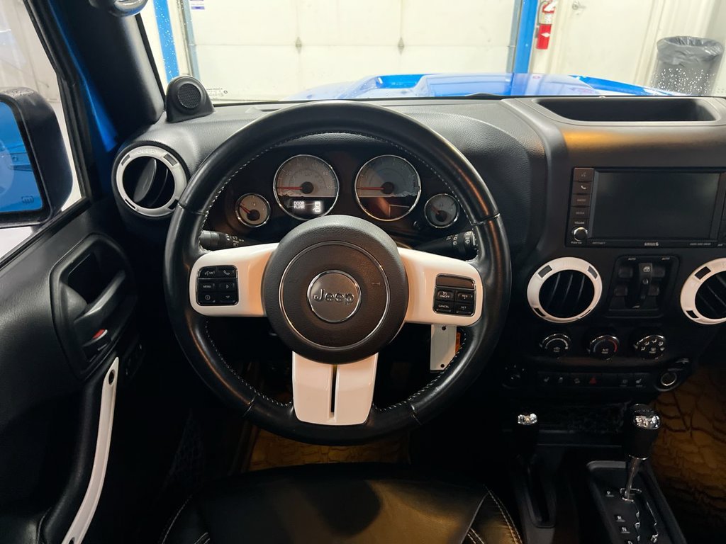 Used 2014 Jeep Wrangler Unlimited Sahara AWD/4WD image 11