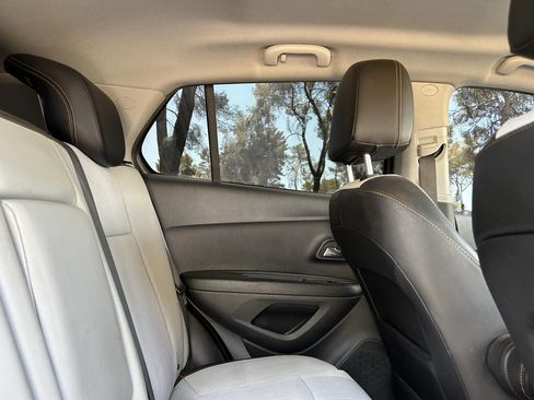 Used 2019 Chevrolet Trax LT w/ Driver Confidence Package image 25