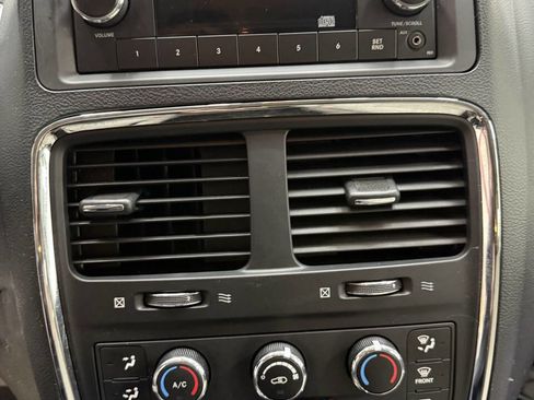 Used 2015 Dodge Grand Caravan SE w/ Quick Order Package 29E SE FWD image 26