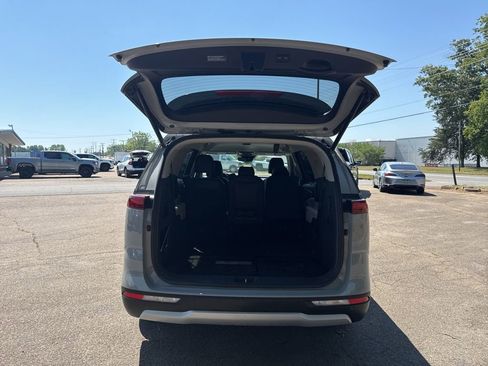 Used 2022 Kia Carnival EX FWD image 27