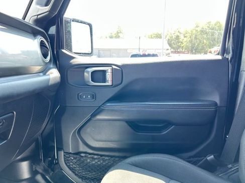 Used 2020 Jeep Wrangler Unlimited Sahara AWD/4WD image 41