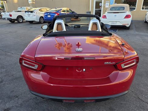 Used 2017 FIAT 124 Spider Lusso RWD image 16