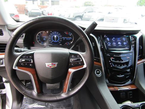 Used 2017 Cadillac Escalade Luxury w/ LPO, Radiant Package RWD image 18
