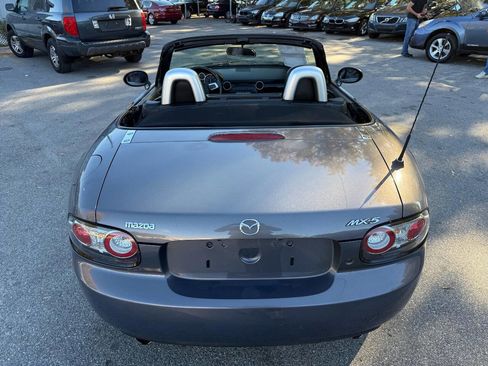Used 2006 MAZDA MX-5 Miata Grand Touring w/ Suspension Pkg image 10
