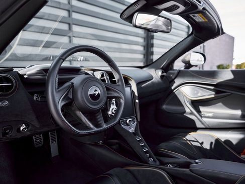 Used 2020 McLaren 720S Spider RWD image 2