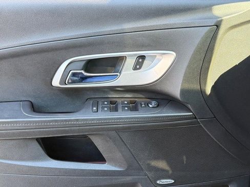 Used 2017 Chevrolet Equinox LT image 25