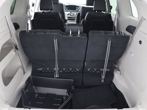 Used 2024 Chrysler Pacifica Touring-L w/ Road Tripper Package FWD image 28