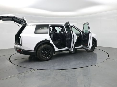 New 2027 Kia Telluride LX FWD image 4